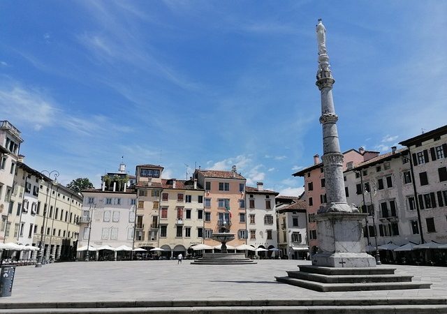 Palamostre di Udine